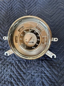 1949 ORIGINAL CHEVROLET SPEEDOMETER REBUILT LOOKS LIKE NEW - Picture 1 of 4