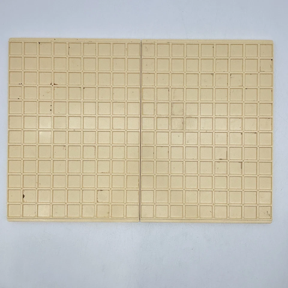 Quinto Plastic Fold Away Game Board 1968 Replacement Pieces Parts - Image 1 of 1