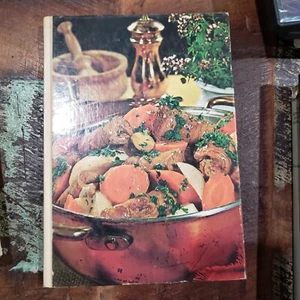 Southern Living Casseroles CookBook 1975 - Picture 1 of 1