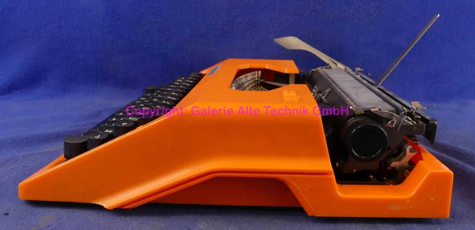 Robotron Cella Portable - Schreibmaschine alt antik - Samlg. C Berlin 2607 - Bild 1 von 4