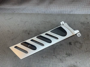 2003 BMW F650CS RIGHT FRAME SIDE COVER COWL PANEL TRIM BRACKET F 650 CS 03 - Picture 1 of 8
