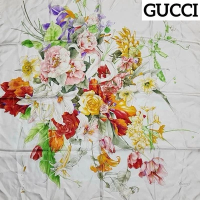 Bufanda de seda floral Gucci blanca grande usada de Japón Foto 1 de 4