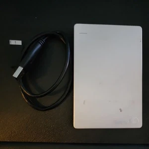 Seagate SRD00F1 Backup Plus 1.5TB Portable Hard Drive USB3.0 - Afbeelding 1 van 4