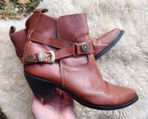Vintage Western Brown Leather Bootie Made in Brazil Size 8 women Booties Buckle - Picture 1 of 5