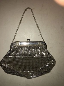 Vintage WHITING DAVIS PRINCESS MESH PURSE FLAPPER SILVER - Picture 1 of 10