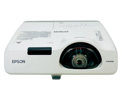 Epson PowerLite 520 3LCD Projector Short-Throw 2700 ANSI 1080p - Good Functional - Image 1 of 4
