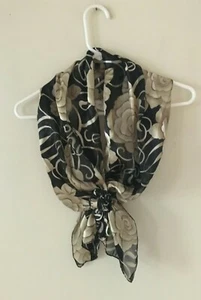 PRE-TIE SCARF BLACK & CAMEL PRINT ROSETTE  WORN IN FRONT OR ON THE SIDE NWT - Picture 1 of 1