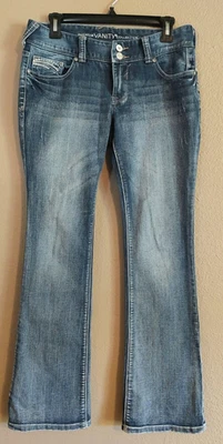 28 Jeans Regulares Vanity Bootcut, Bolsillos con Solapa, Adornados, Ajuste Curvilíneo, ¡BONITOS! Foto 1 de 4