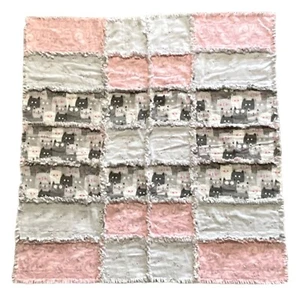 Handgefertigte Flanell Babydecke - Stoffdecke - Katzen - rosa grau - 41"x43" Geschenk - Bild 1 von 8