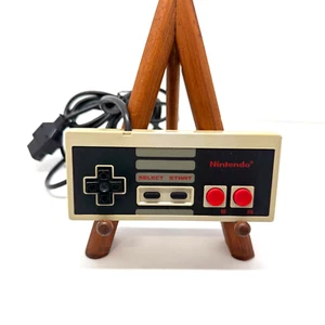 Mando Oficial Nintendo NES NES-004 OEM Probado y Funcionando - Descolorido - Imagen 1 de 2