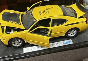 1/6 Dodge Charger Daytona Welly Signed By Bobby Allison - Picture 1 of 1
