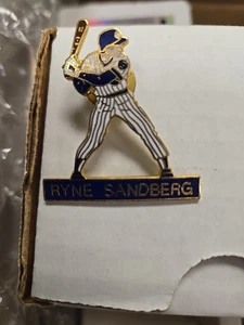 MLB souvenirs - Ryne Sandberg Commemorative Player pin - Picture 1 of 2