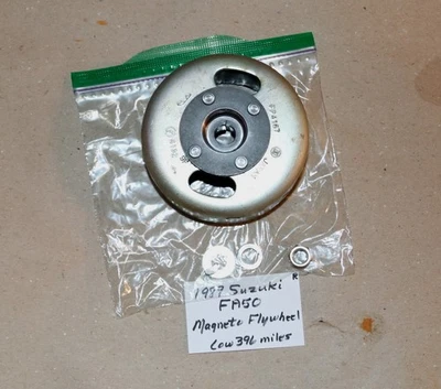 Suzuki Fa50 1989 OEM Magneto volante con tuerca, arandela y llave de eje... (396 millas) Foto 1 de 4