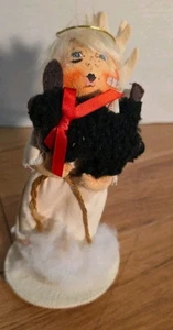 Annalee Weihnachtspuppe - frecher Engel mit schwarzem Schaf 8 Zoll groß 2004 - Bild 1 von 6