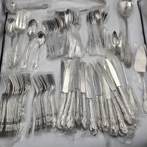 Reed & Barton HIGHGROVE Set da portata per 12 completo più pinze per insalata 93 nuovo - Foto 1 di 12