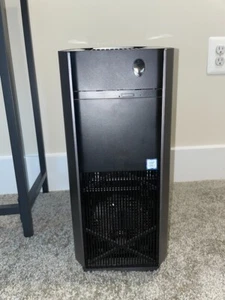 Alienware Aurora R6 Intel Core i7 7700 @ 3.60GHz included with Oculus Headset - Picture 1 of 10