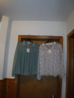 Long Sleeve Pleated Shirt Blouses size ,LG,MD, LC Lauren Conrad,Ivory &Green Flo - Image 1 of 4