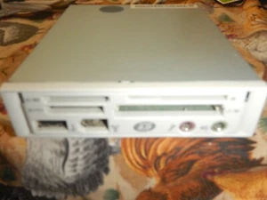 IN WIN CR-I530 6-in-1 USB 2.0 Card Reader white face - Picture 1 of 4