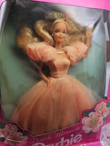 Peach Blossom Barbie 1992 Mattel 7009 In Bad Damaged Box - Picture 1 of 9