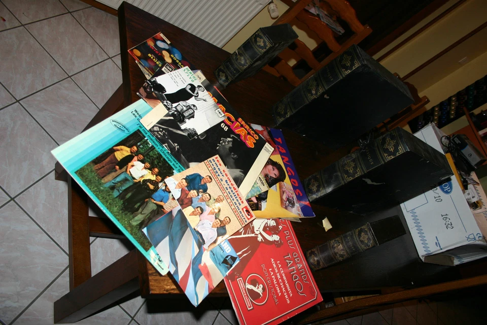 Gros lot d'anciens vinyles - Photo 1/1