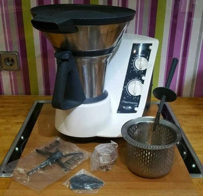 VORWERK THERMOMIX TM21 KÜCHENMASCHINE MIT KOCHFUNKTION VAROMA & NEUES ZUBEHÖR - Bild 1 von 4