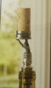 Tapón de botella Pier One plateado “Tu vino está servido” nuevo en caja sellada - Imagen 1 de 15