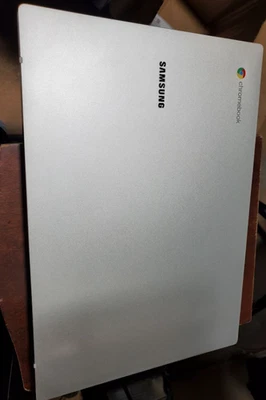 Portátil Samsung Galaxy Chromebook Go 2021 (32 GB, 4 GB RAM, Wi-Fi + 4G LTE) 14,0" Foto 1 de 4