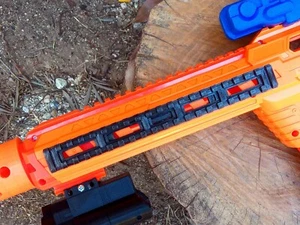 Leichte Picatinny Seitenschiene (20 Steckplätze) für Adventure Force Nexus Pro Blaster - Bild 1 von 7