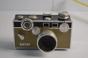 Vintage Argus The Brick Green 35 MM Film Camera Clean C3 Rangefinder Collectible - Picture 1 of 13
