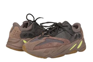 adidas 302469 Yeezy Boost 700 Mauve Suede Sneakers US 8.5 - Picture 1 of 5