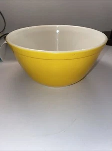 Vintage Pyrex Nesting Bowl 402 Solid Dk Yellow Excellent! - Picture 1 of 5