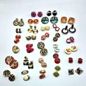 Lotto 31 orecchini smaltati anni 80 clip-on borchia pendente goccia argento tono oro costume - Foto 1 di 10