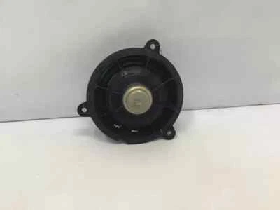 Altavoz de audio Nissan Máxima 2006 puerta Foto 1 de 4