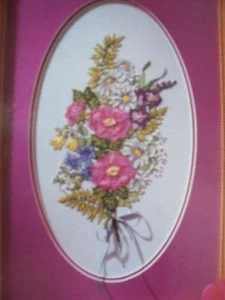 Ramo floral rosa salvaje fuera de existencia punto de cruz patrón (Y) - Imagen 1 de 1