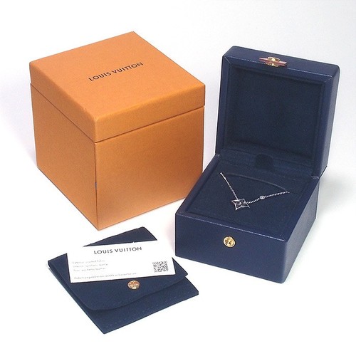 LOUIS VUITTON（LV） Collana con ciondolo LOUIS VUITTON fiore stella BB oro bianco conchiglia di diamanti Q93696