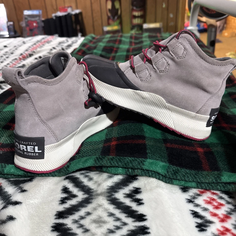 Botas impermeables Sorel para niñas jóvenes, cordones elásticos sin cordones púrpura y rosa / talla 4 Foto 1 de 4