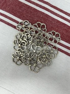 Große Blume Gänseblümchen Form Offen Blütenblatt Metall Nähen Knöpfe 1,75" - 6 Stück - Bild 1 von 5