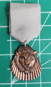 Vintage Lion Head Fraternal Lodge Medal Courage Award Ribbon Pinback Badge - Picture 1 of 2