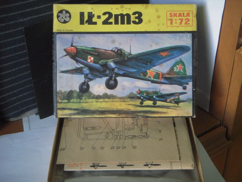 IL 2m3 size 1:72 plastik kit - Immagine 1 di 1