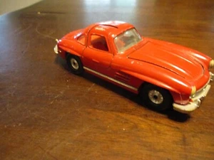 Red 1981 Corgi 802 Mercedes Benz 300SL Gullwing 1:36 scale diecast 2 door car - Picture 1 of 17