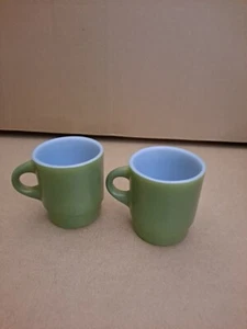  2 tazas de café de aguacate Fire King apilables modernas de mediados de siglo - Imagen 1 de 2