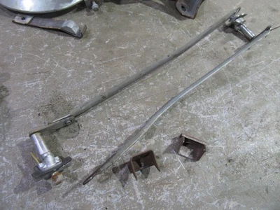 1949-52 Chevrolet Styleline windshield wiper motor transmission linkage arms bas - Image 1 of 4