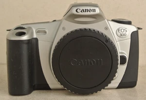 canon eos 300 analog SLR camera with batteries - Picture 1 of 9