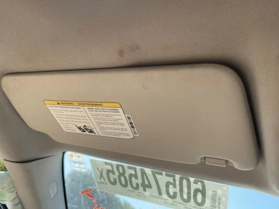 Левый солнцезащитный козырек с подсветкой подходит для 17–19 INFINITI QX30 965878 - Изображение 1 из 4