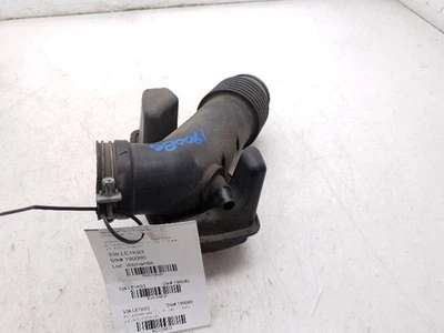 Tubo/resonador filtro de aire Lexus IS300 2003 3,0 L 6 cilindros  Foto 1 de 4