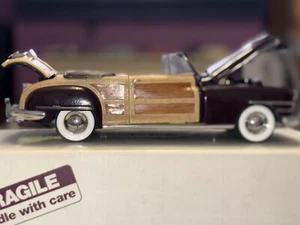 Superb Danbury Mint 1948 Chrysler Town & Country Car in 1:24 Scale. - Picture 1 of 17