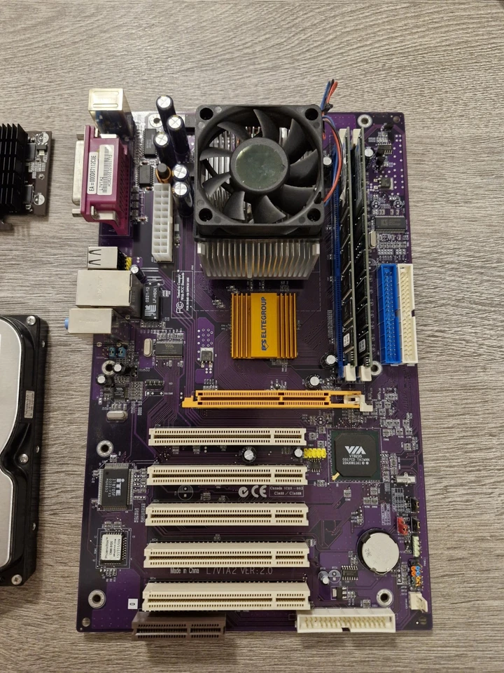 ESC Elitegroup L7VTA2 Ver.2.0 Mainboard Bundle,  512 MB DDR RAM,  60GB HDD - Bild 1 von 4