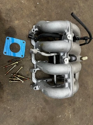 Conjunto de colector de admisión de motor Ford Ranger 1995-2001 OEM 2,5 L entrada inferior Foto 1 de 4