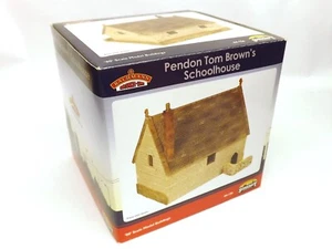 Bachmann Scenecraft 44-156 Pendon Tom Browns Schoolhouse (OO Gauge) Boxed - Picture 1 of 1