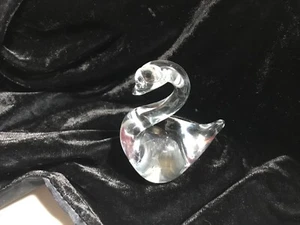  Clear Glass Swan Figurine  R.O.C. Taiwan, 3.5” tall - Picture 1 of 4
